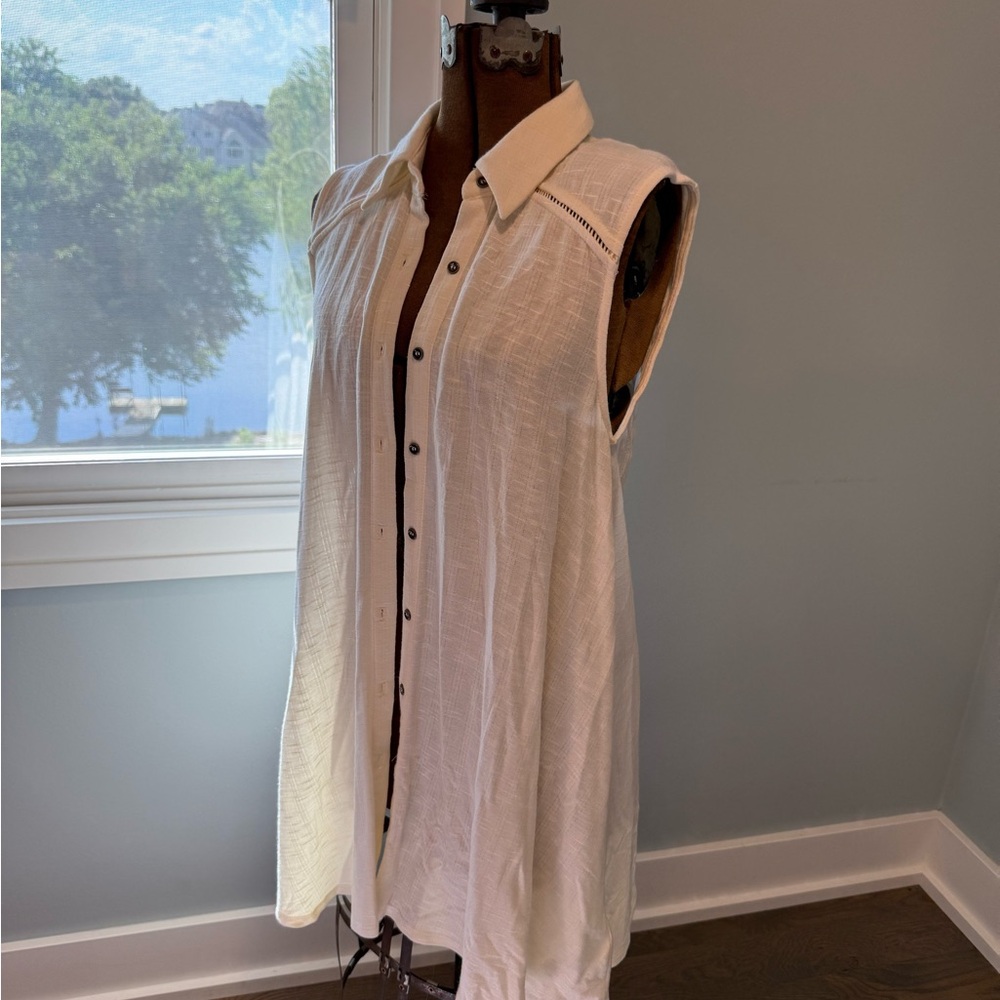 Anthropologie Cream Sleeveless Button-Down Top
